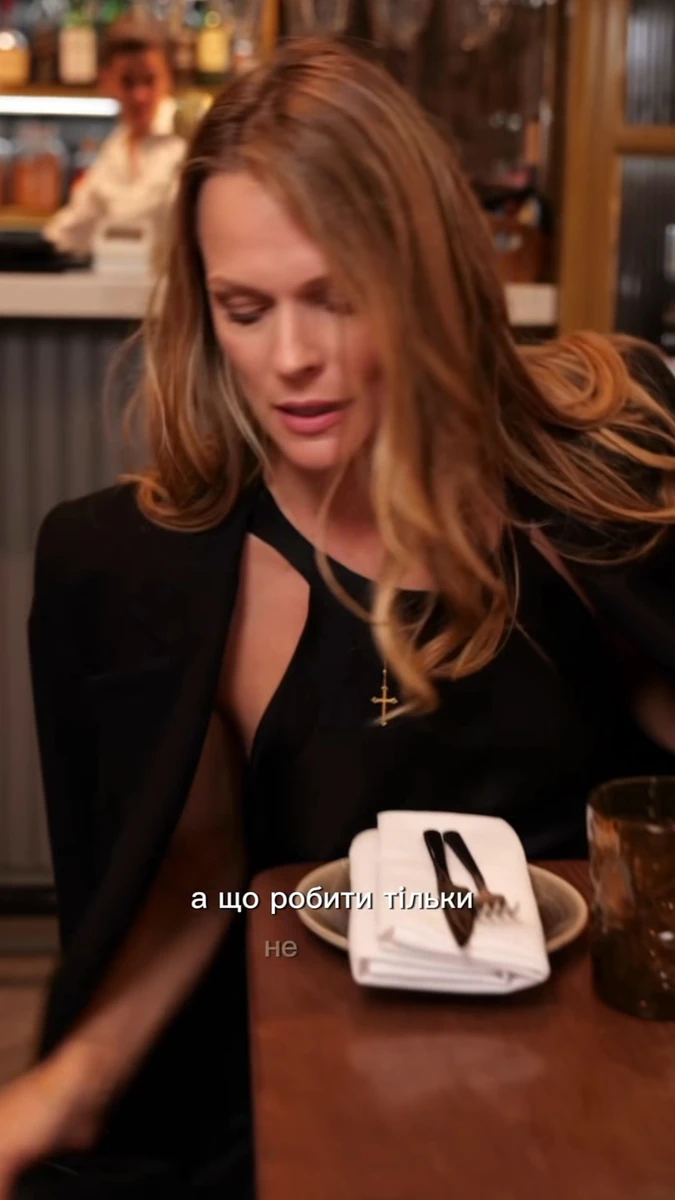 Оля Фреймут закликала не класти сумку на стіл в ресторані
