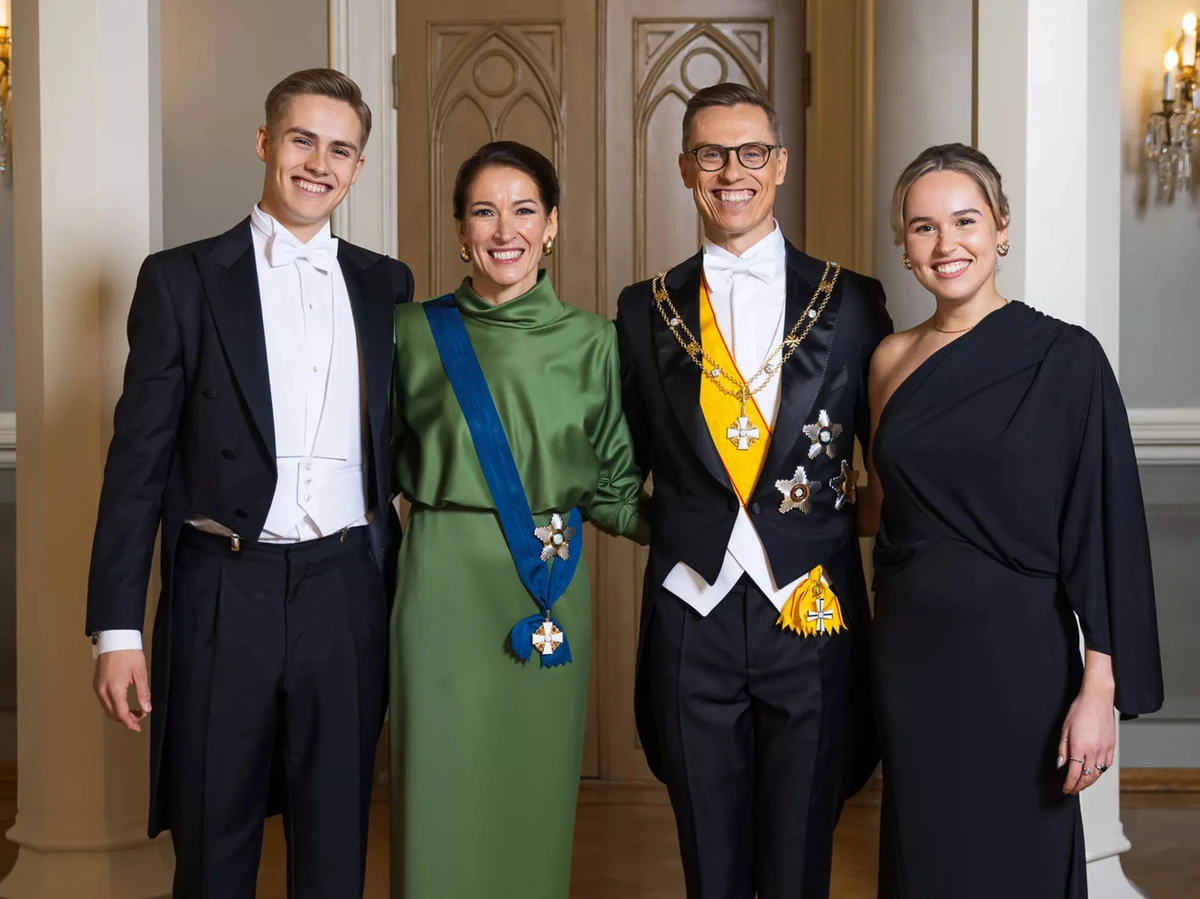 Президент Фінляндії зі своїми дружиною, сином, донькою