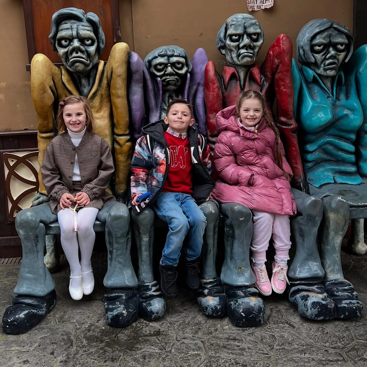 Тайсон Ф'юрі з дружиною влаштували веселе свято для дітей