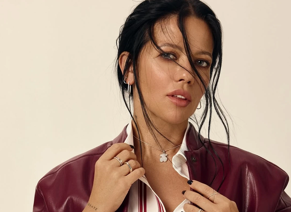 Ірина Горова позує для фото