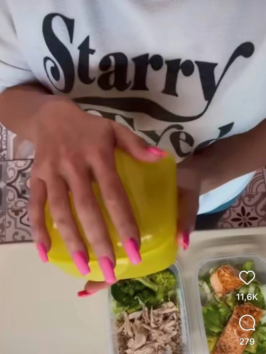 Їжу Каменських бере з собою