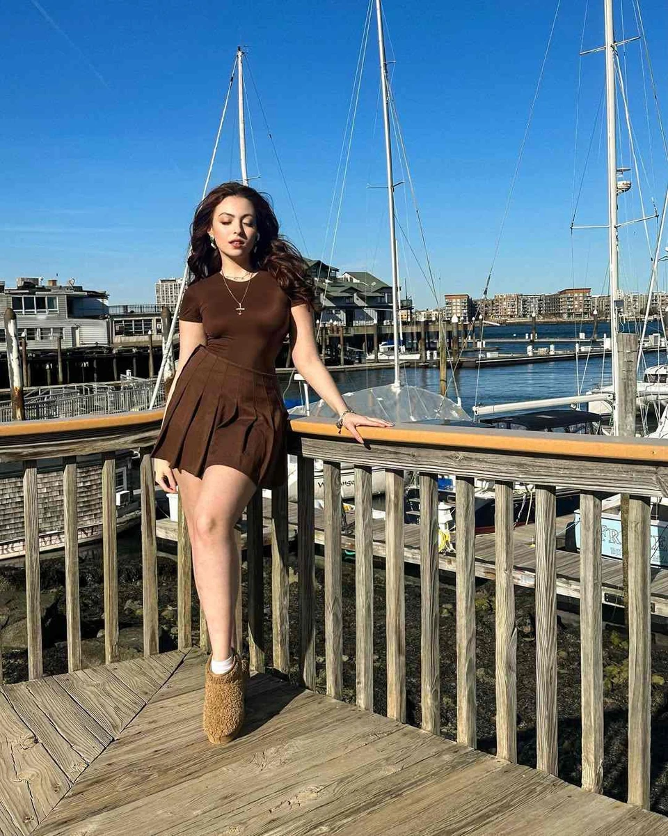 Старша донька Оля Полякової Маша