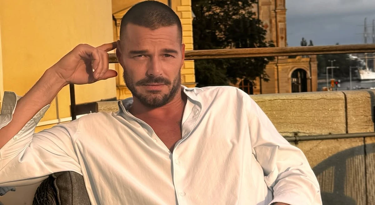 Рікі Мартін ефектно попозував на відпочинку з дітьми