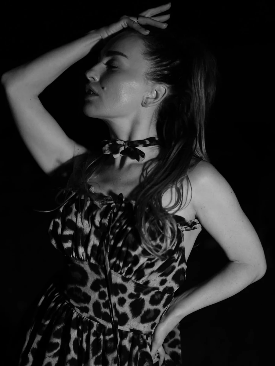 Вікторія Булітко позує для фото