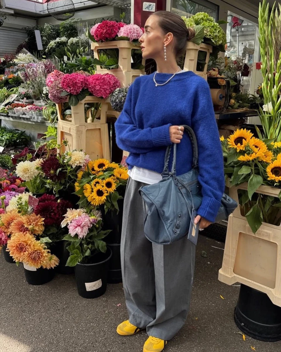 Як носити трендовий синій колір весною 2026