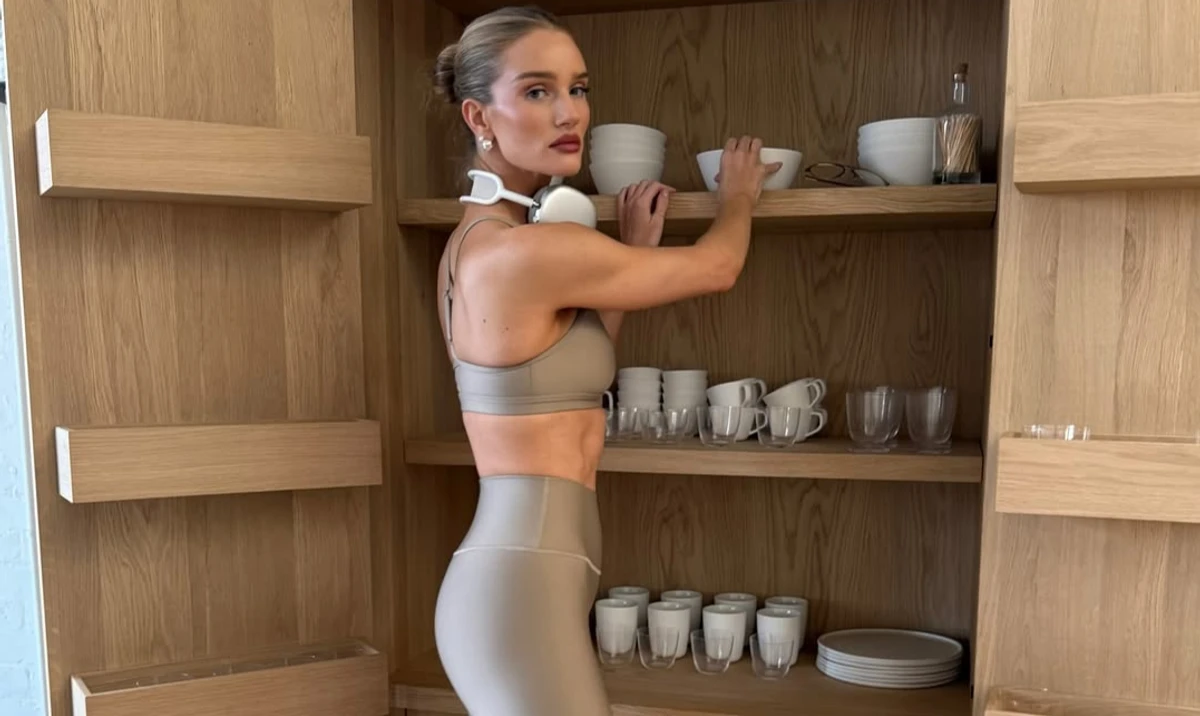 Розі Хантінгтон-Вайтлі попозувала для фото