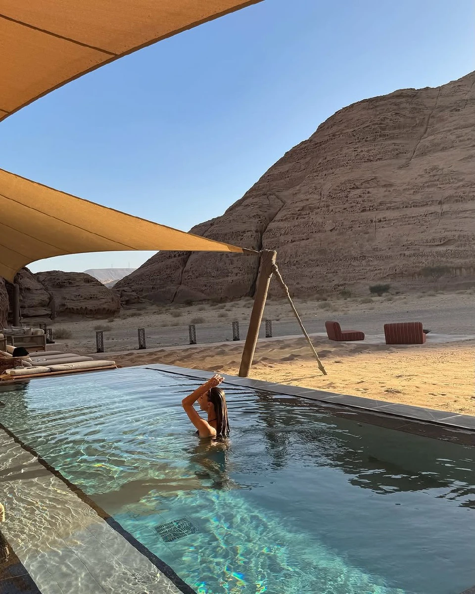 Барановська у басейні