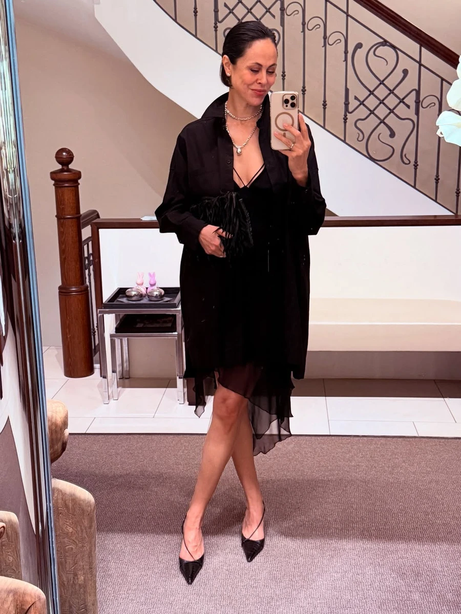 Ексдружина Кличка похвалилася модним луком біля дзеркала