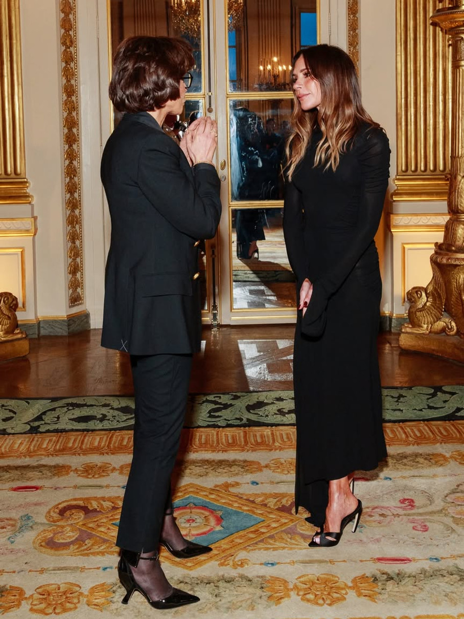 Вікторія Бекхем похвалилася французькою нагородою у сфері моди