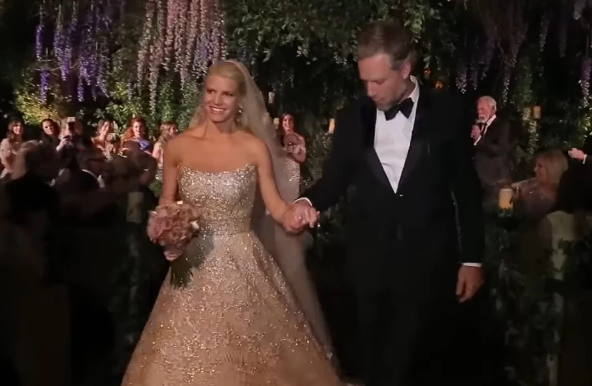 Ось так пасувала ця сукня співачці