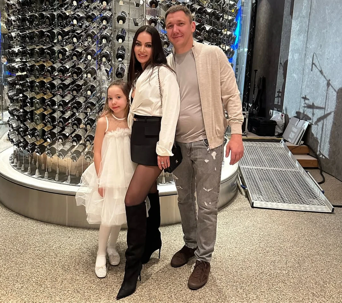 Дружина бізнесмена, з яким зустрічалася Алхім, відреагувала