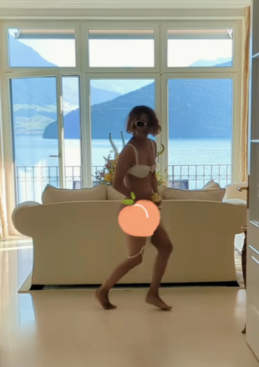 Холлі Беррі здивувала, як низ її купальника розв'язався на відео