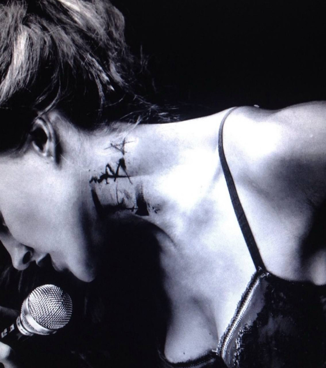 Яна нерідко згадує своє зіркове минуле