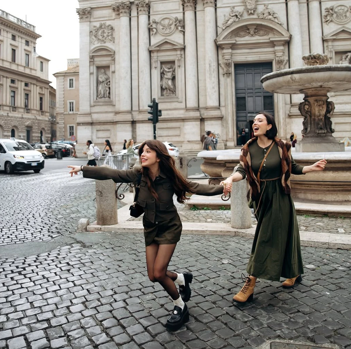 Христина Соловій у міні побавилася в Римі з Лєрою Мандзюк