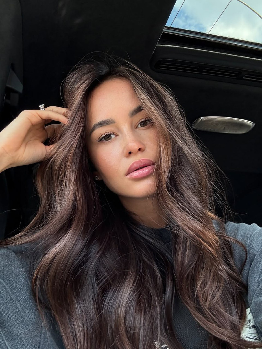 Парфільєва - селфі в авто