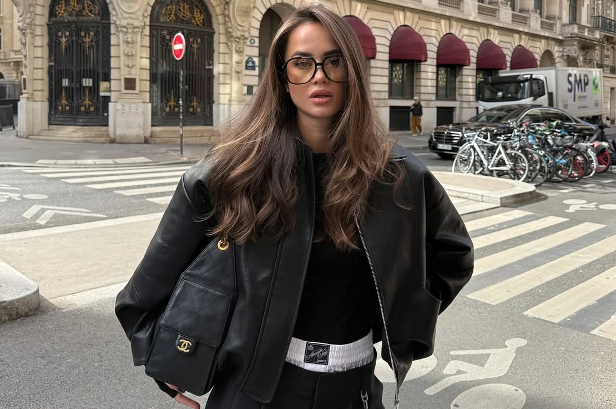 Таня Парфільєва наробила фото у Парижі