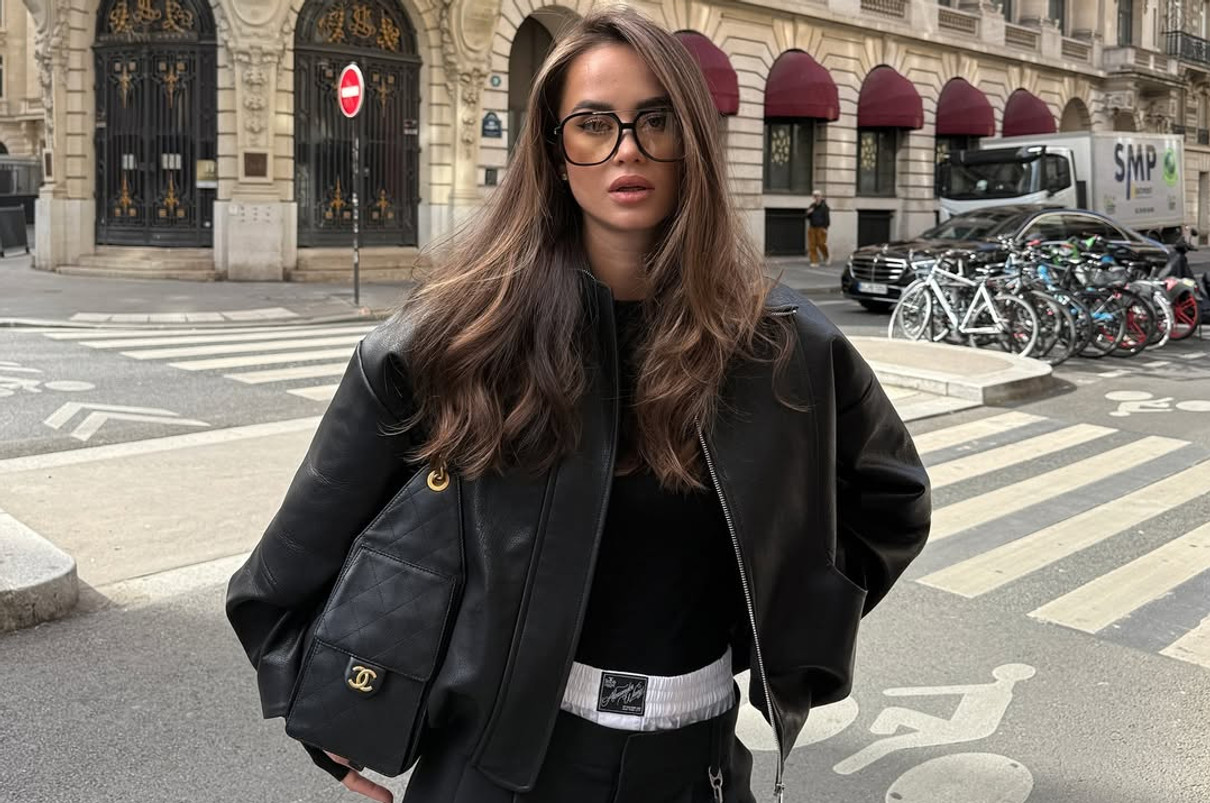 Таня Парфільєва наробила фото у Парижі