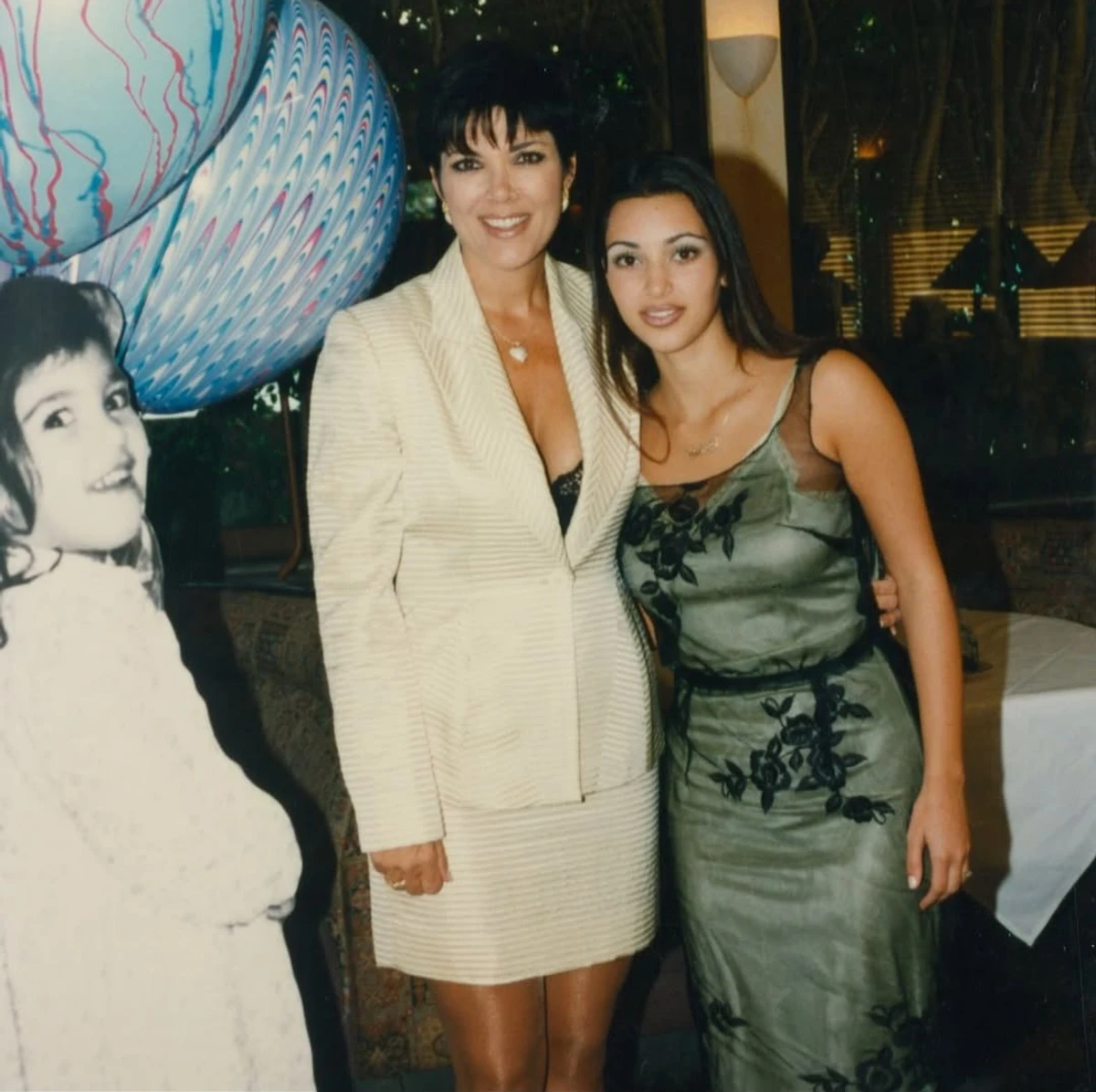 Мама Кім Кардашян привітала її з 45-річчям архівними фото