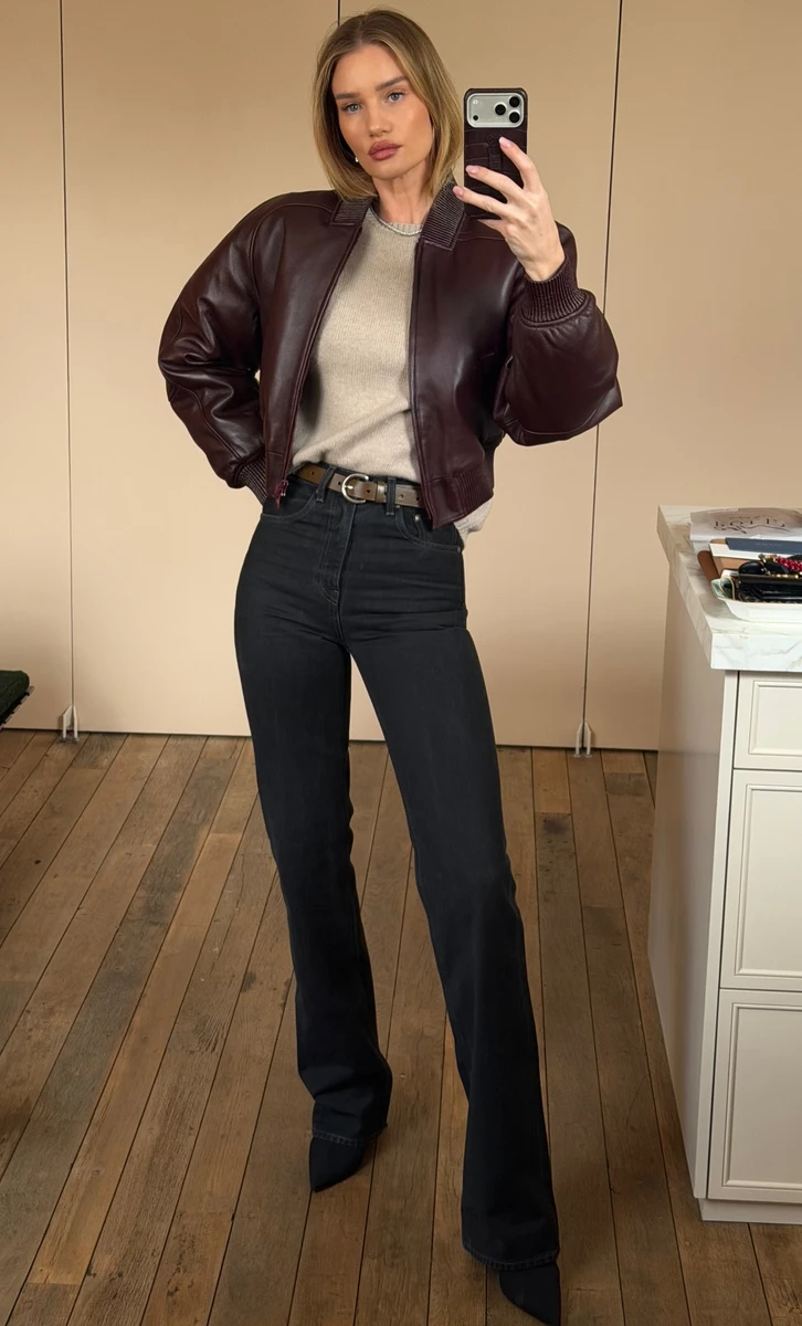 Наречена Стейтема наробила стильних фото у шкірянці