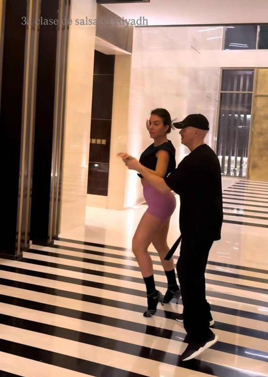 Родрігес у шортах міні