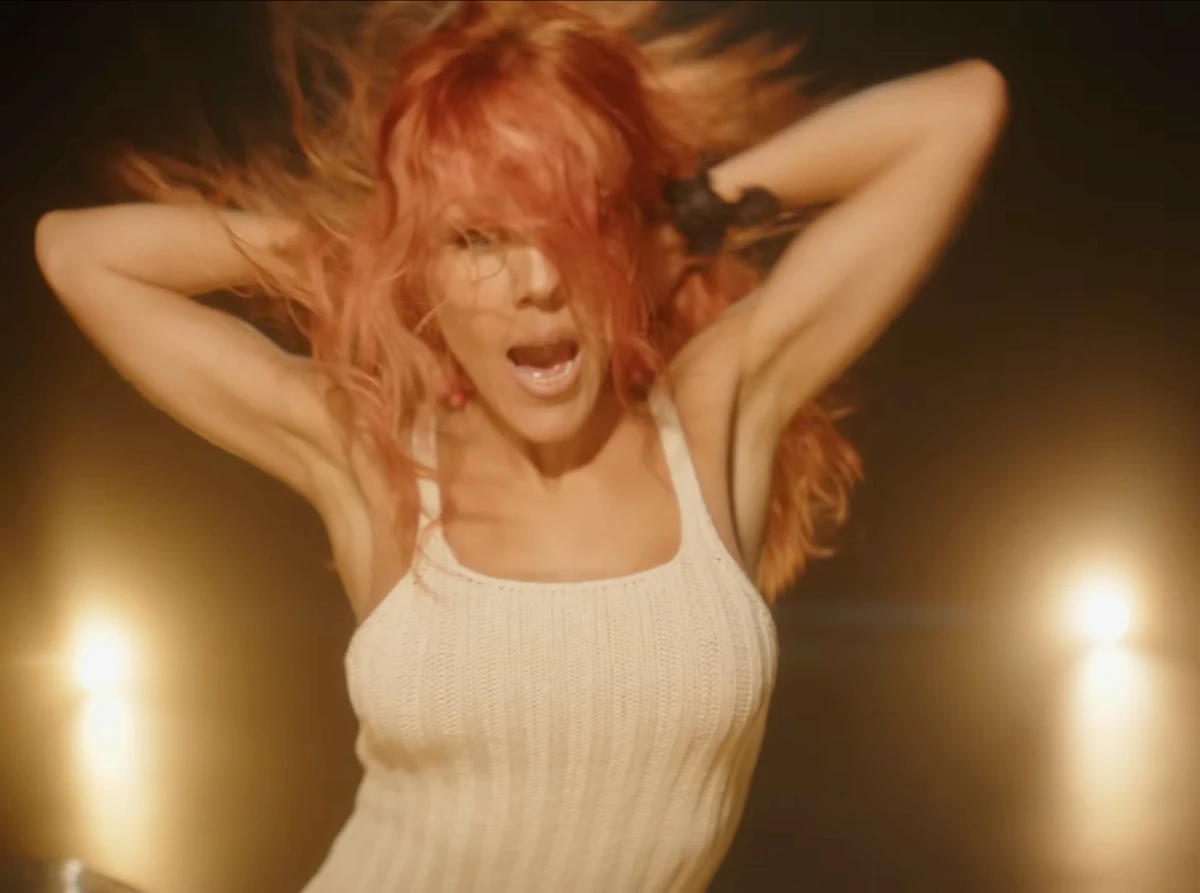 Олена Тополя влаштувала сексі танці та здивувала новою рок-музикою