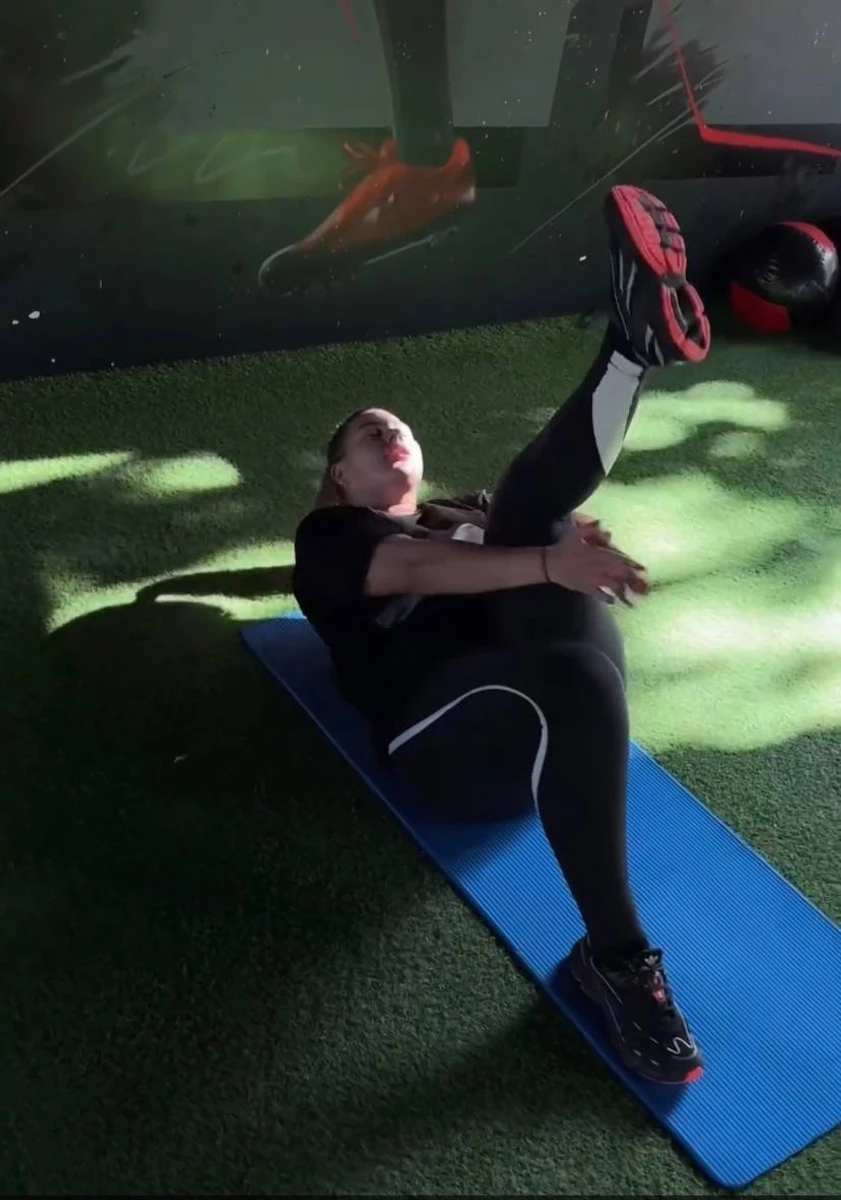 Олександра показала вправи, які обирає, з її слів, для початківців