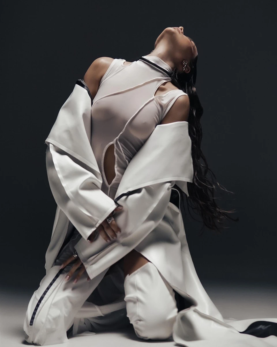 Зірка показала відверті фото 