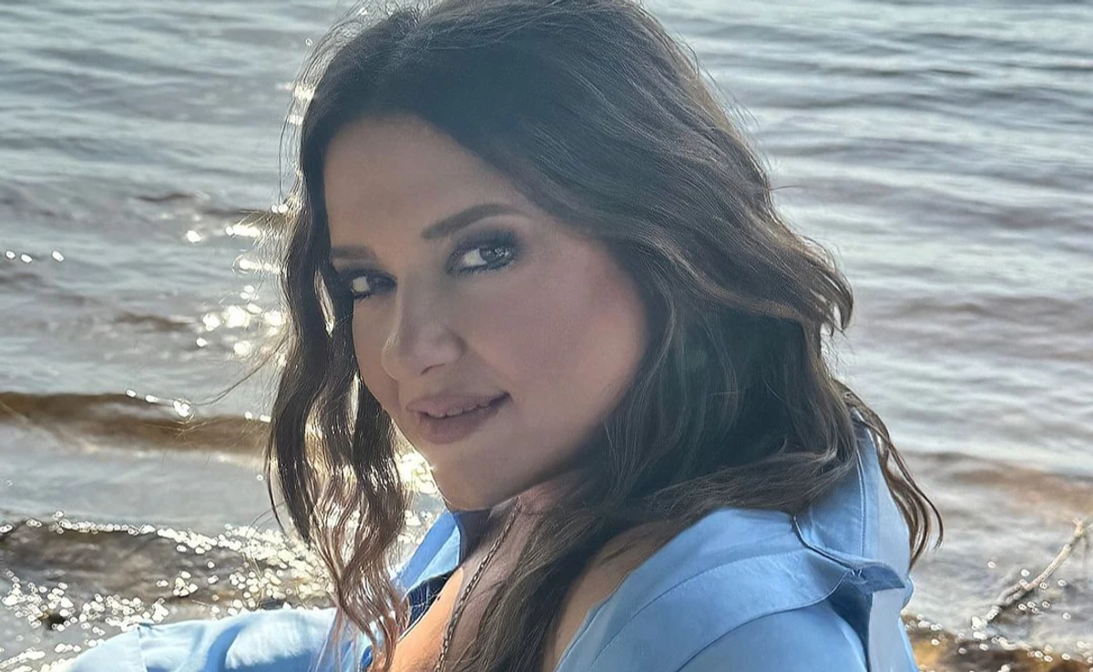 Наталя Могилевська позує для фото