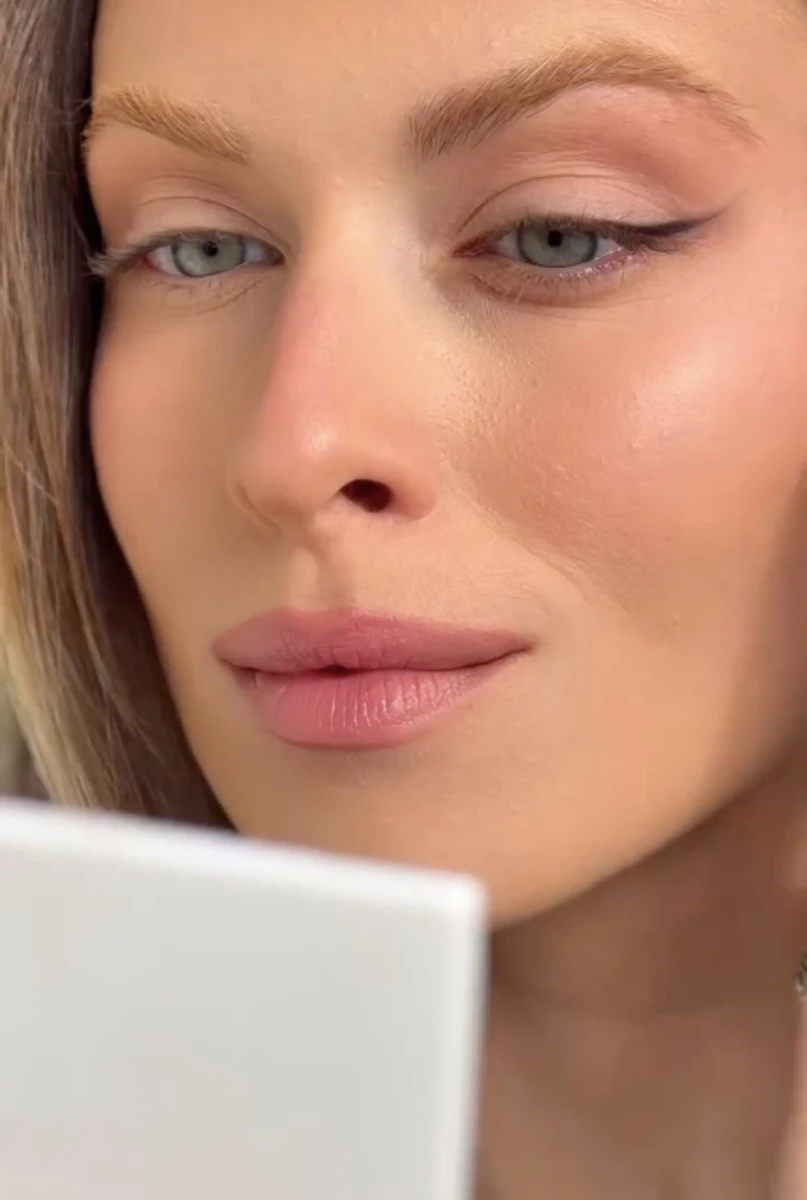 Онука Ротару продемонструвала стильний варіант макіяжу очей