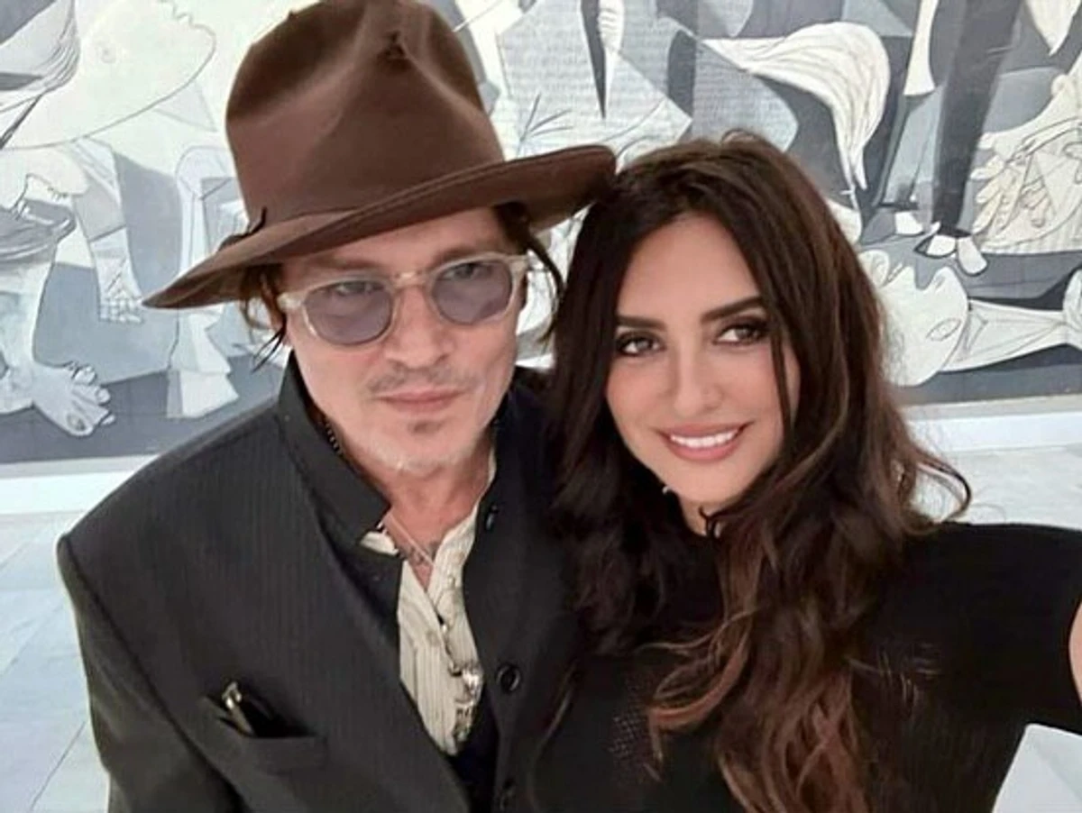 Джонні Депп та Пенелопа Крус попозували для спільного фото