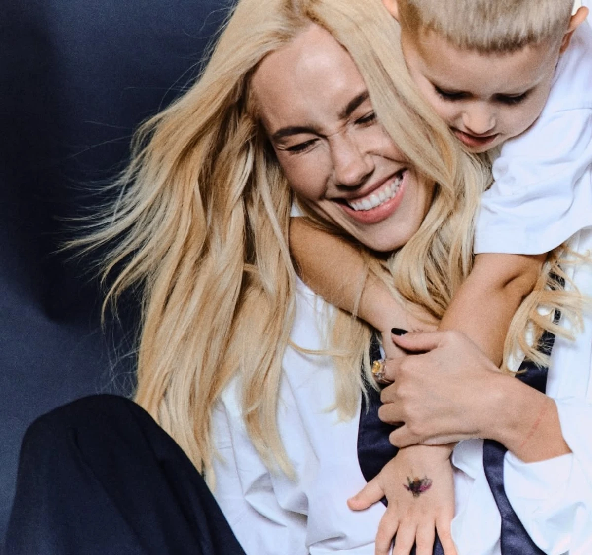 Даша Квіткова показала обійми з сином на фото