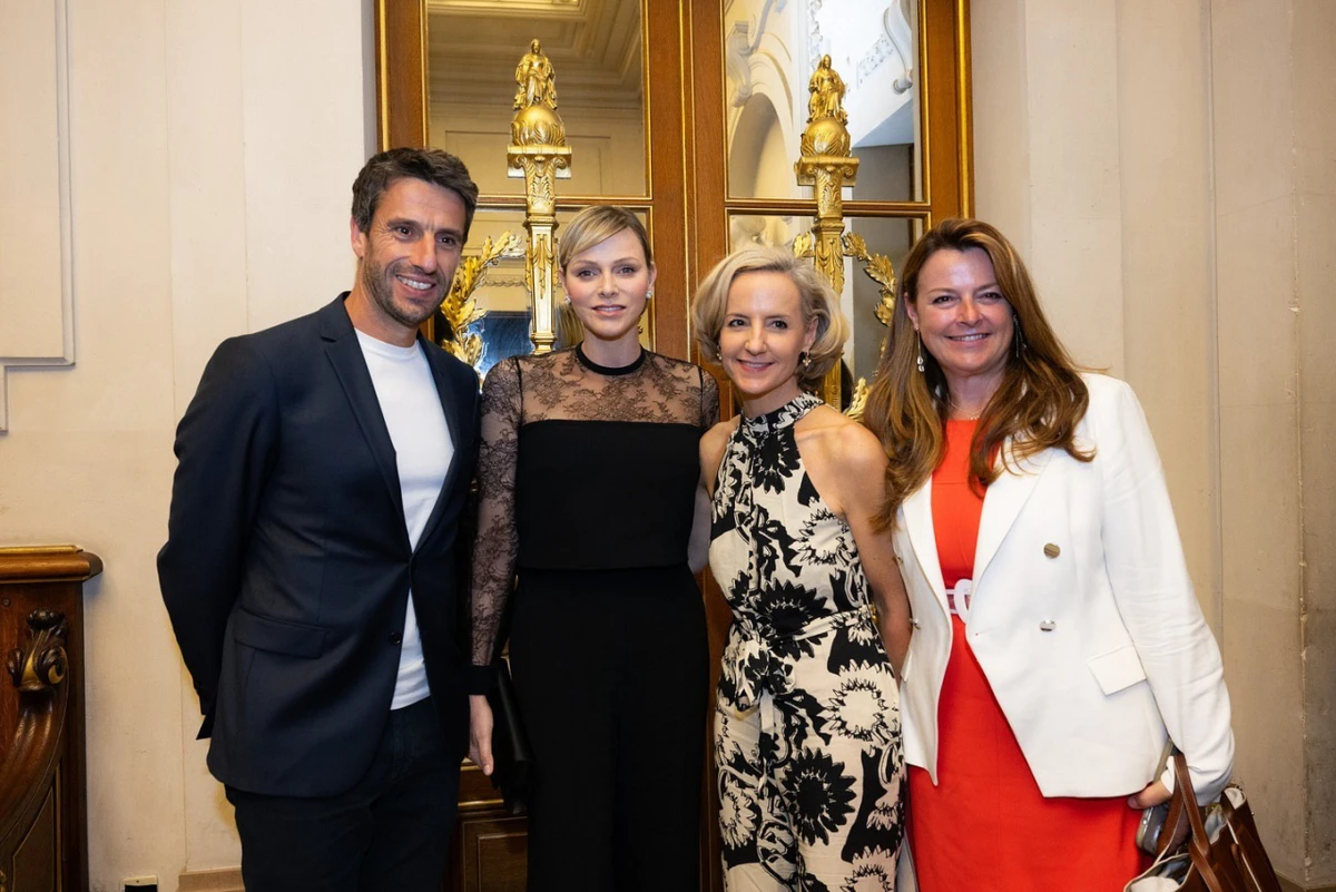 Княгиня Монако Шарлін у Парижі