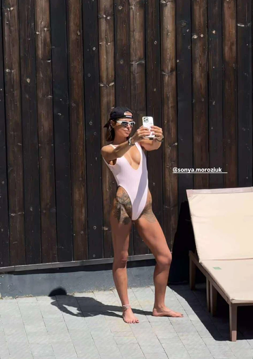 Соня Морозюк посвітила довгими ногами на ретриті в Карпатах