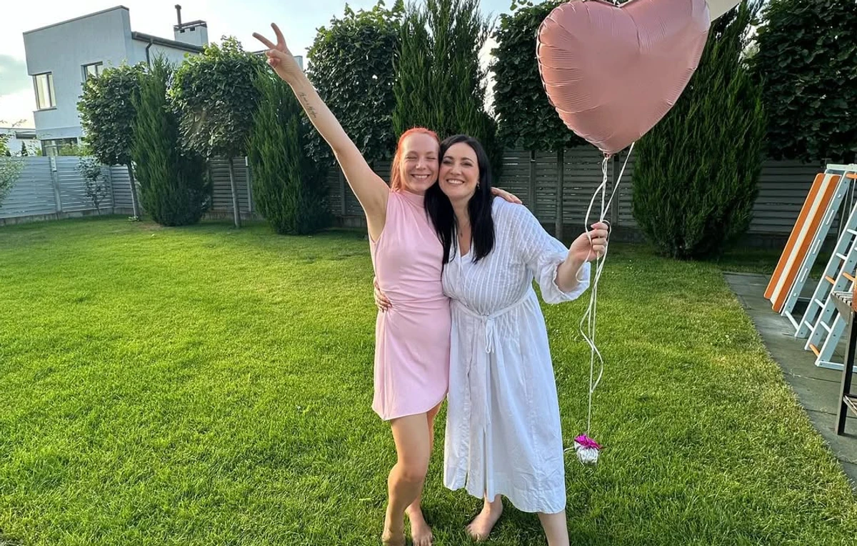 Вітвіцька зазнімкувала з Тарабаровою на її день народженні