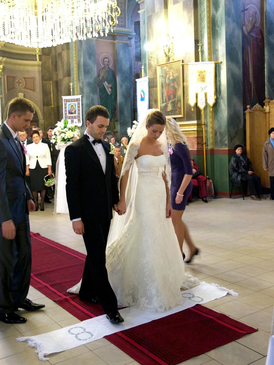 Решетнік показав фото з вінчання