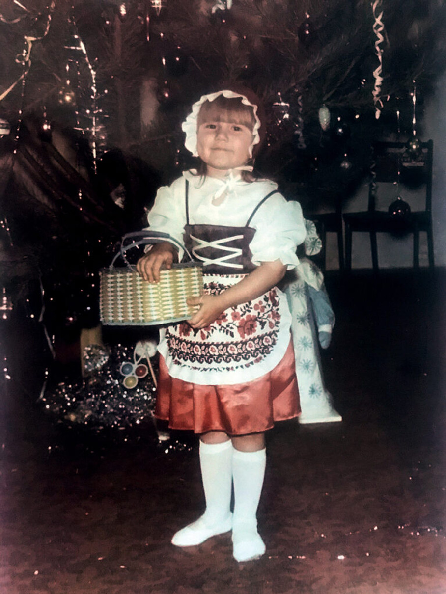 Альона Омаргалієва у дитинстві