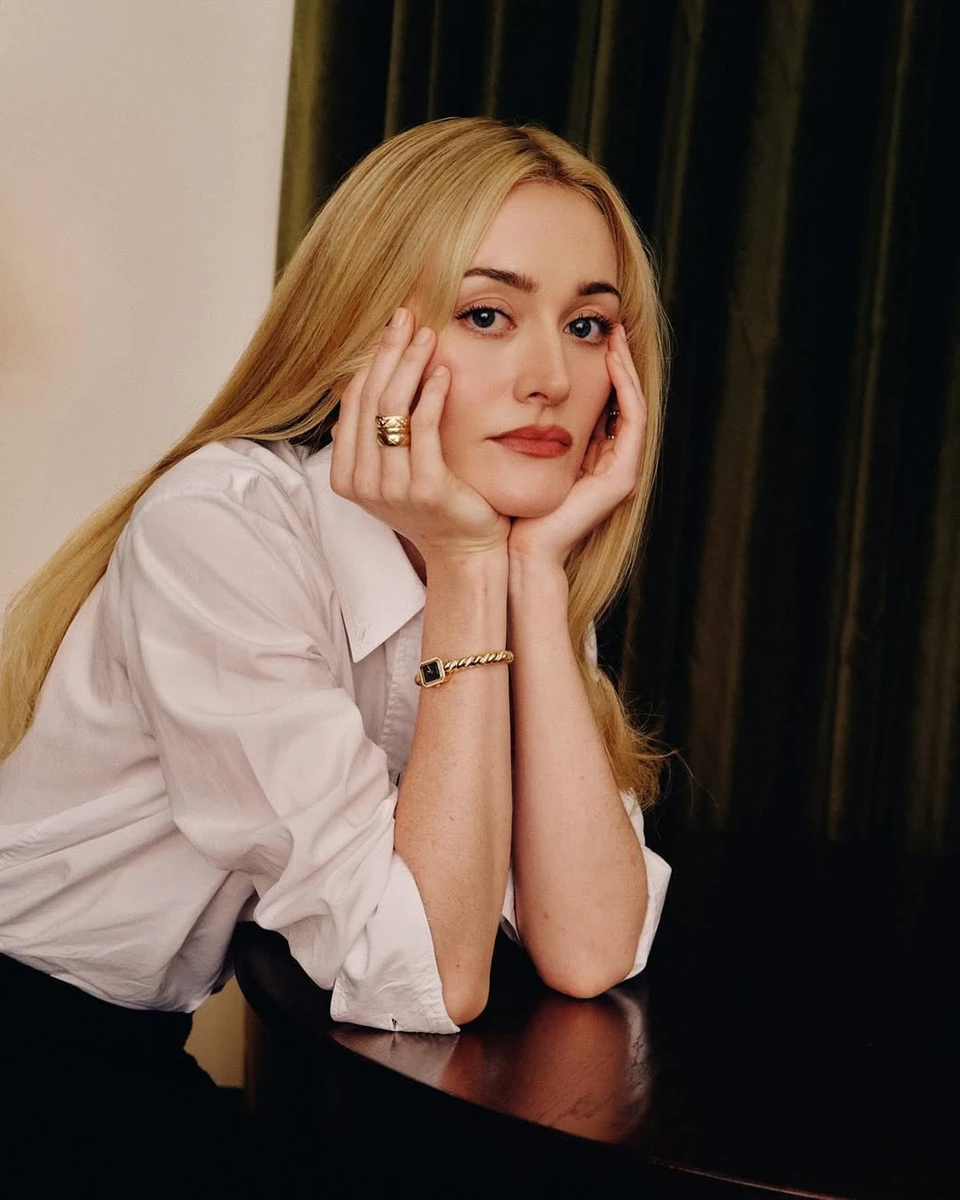 Сара Піджон в образі Керолін Бессетт-Кеннеді