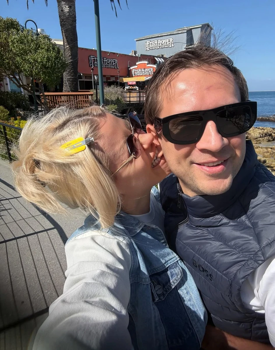 Такі ось грайливі селфі робить Дмитро у Каліфорнії