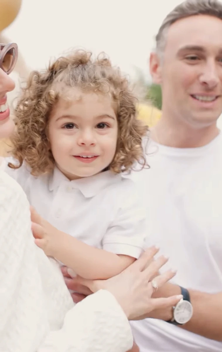 Іраклі Макацарія з дружиною пообіймали сина на його 2-річчі