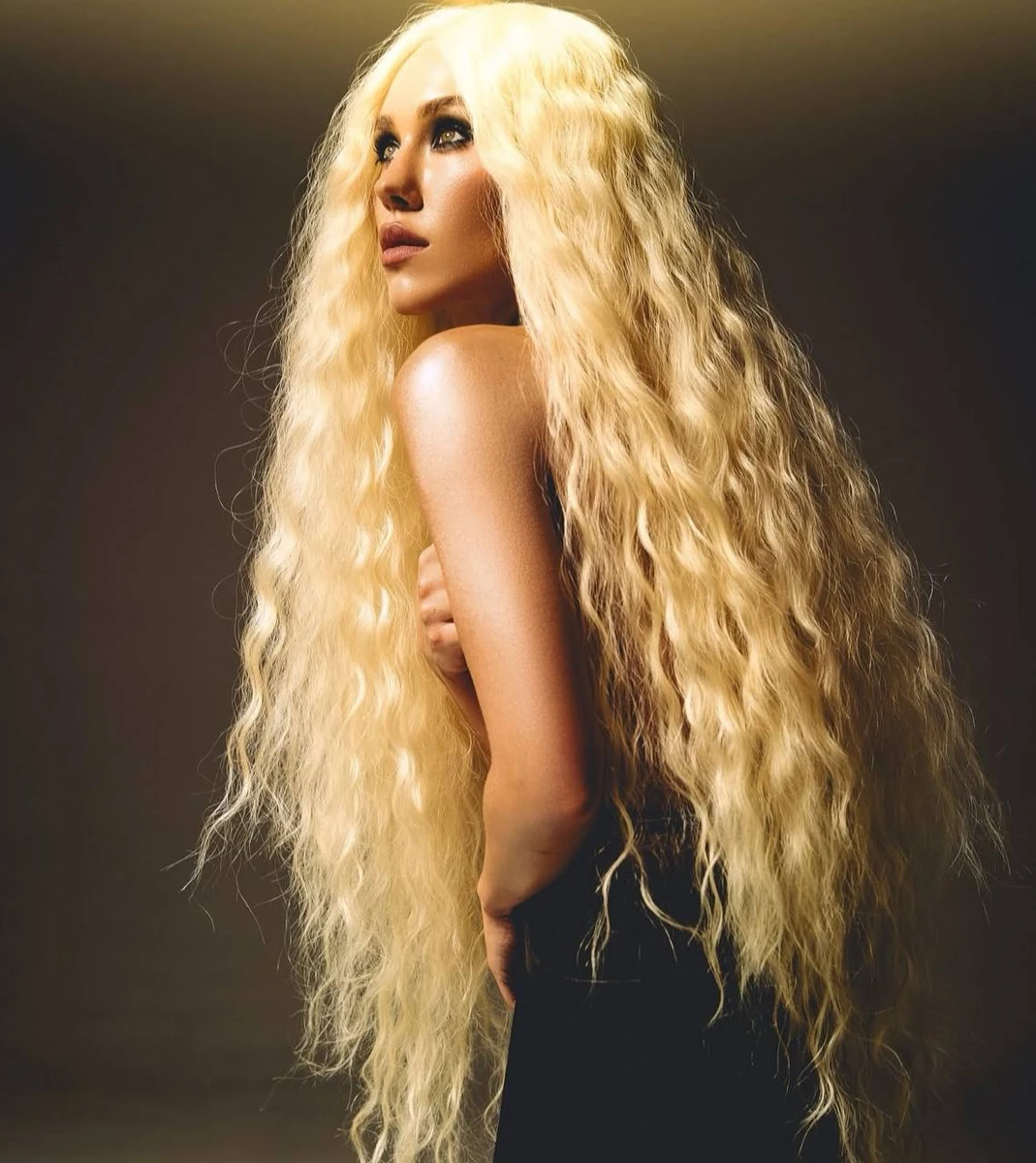 Квіткова з довгим волоссям