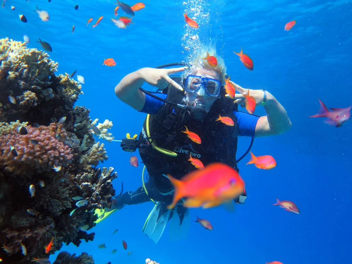 Камалія у гідрокостюмі