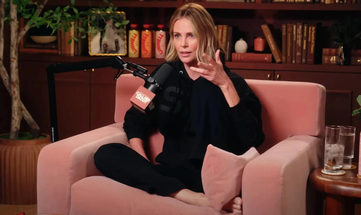 Шарліз Терон дає інтервʼю