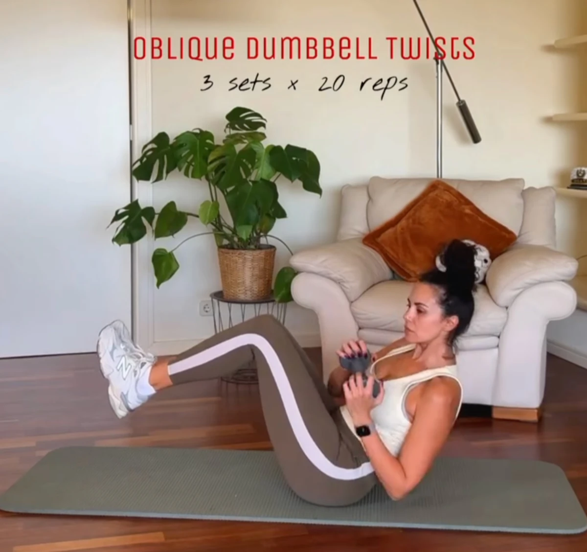 Настя Каменських у лосинах показала тренування для зміцнення кору