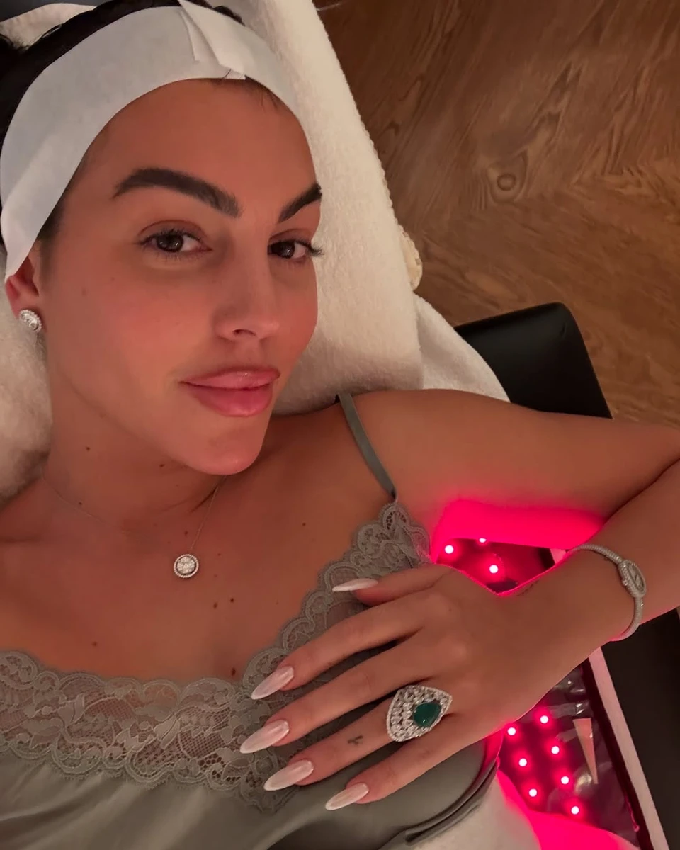 Джорджина Родрігес показалася на косметологічних процедурах