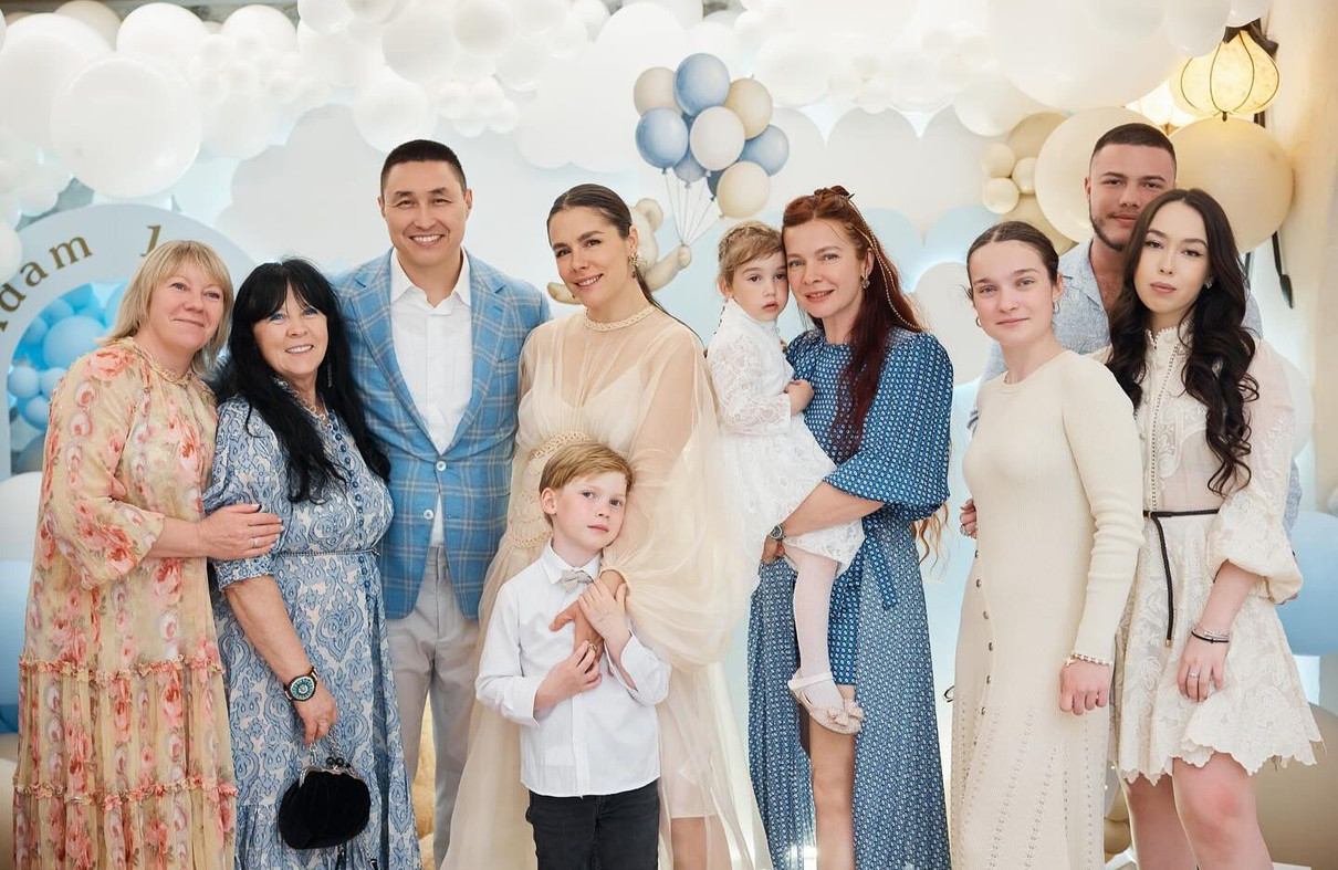 Онуфрійчук з родиною і чоловіком