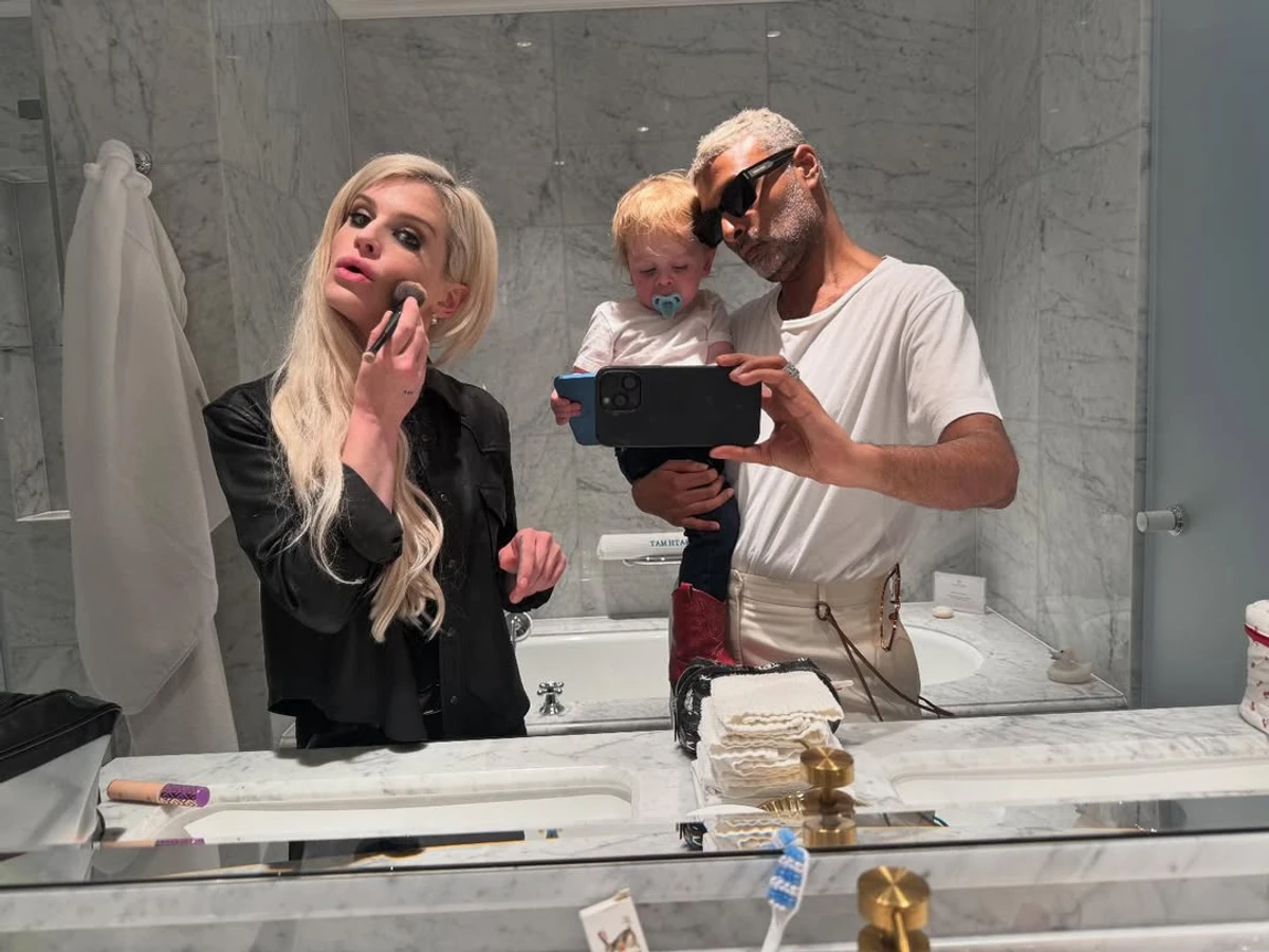 Келлі Осборн з родиною