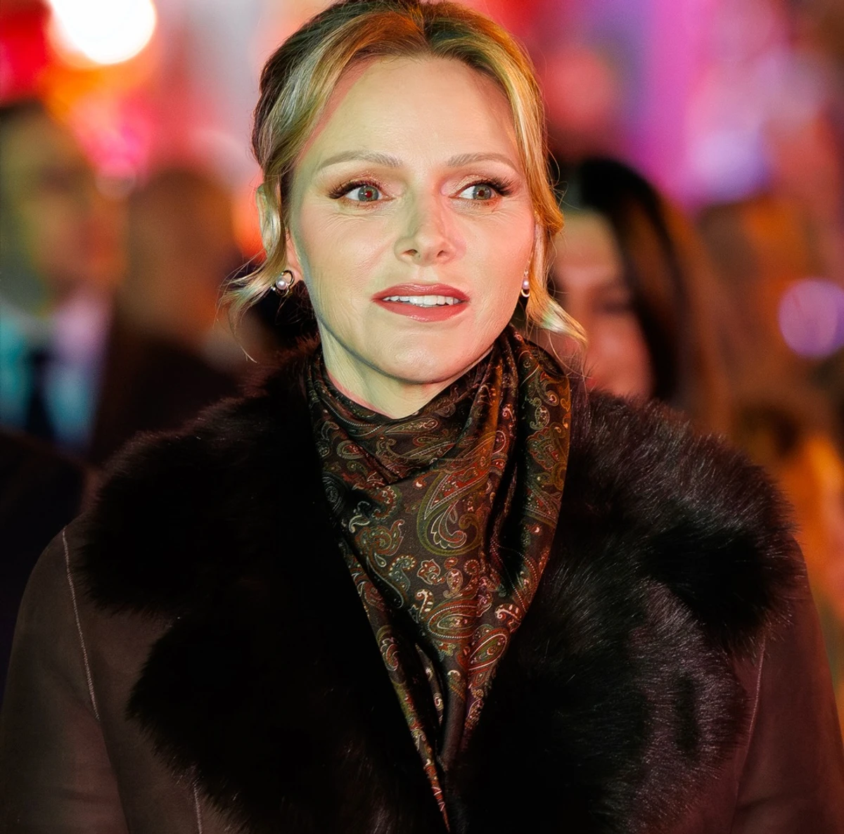 Княгиня Шарлін позує для фото