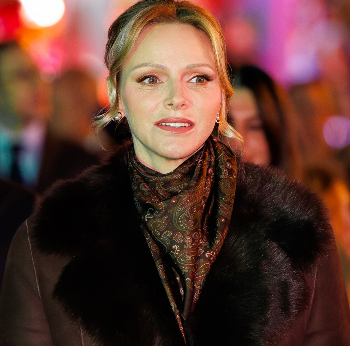 Княгиня Шарлін позує для фото