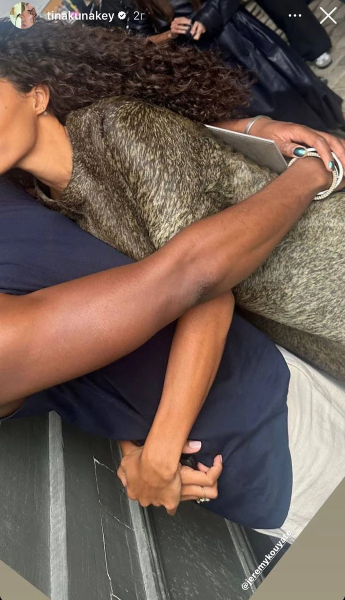 Таке сторіз виставила вже сама модель