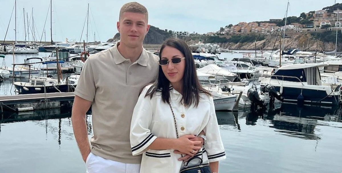 Артем Довбик зі своєю дружиною Юлією